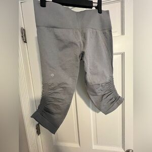 Gray LuLuLemon workout pants size 8